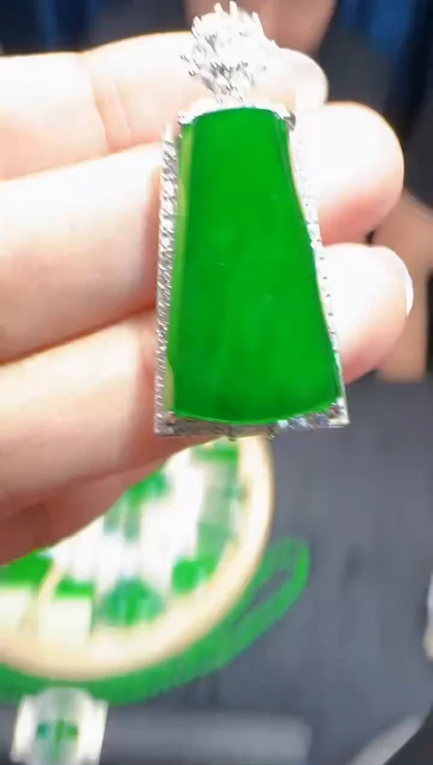 未镶嵌定制翡翠翡翠吊坠46
