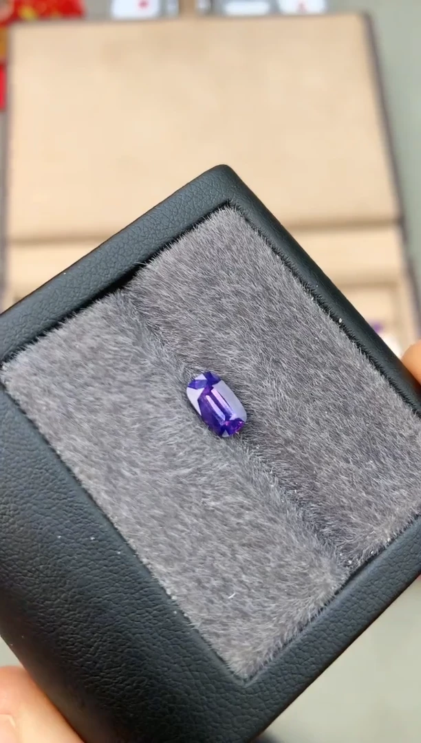 【闪购商品】定制蓝宝石裸石未镶嵌1.58ct 兰卡无烧蓝宝石