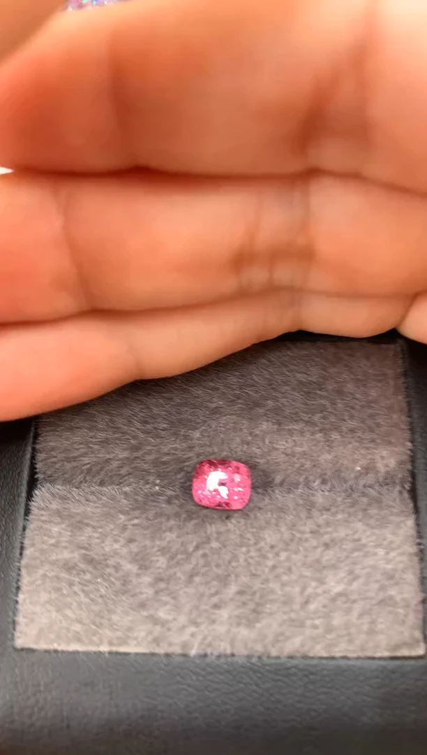 定制尖晶石裸石未镶嵌枕型 日出色调 1.48ct