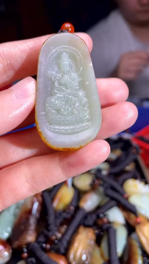 和田玉未镶嵌颈饰1