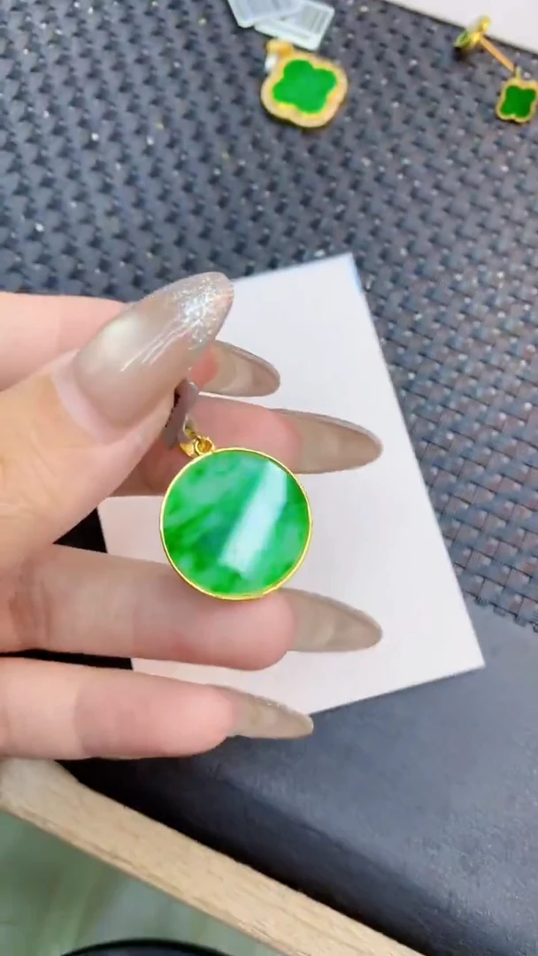 颈饰未镶嵌翡翠1