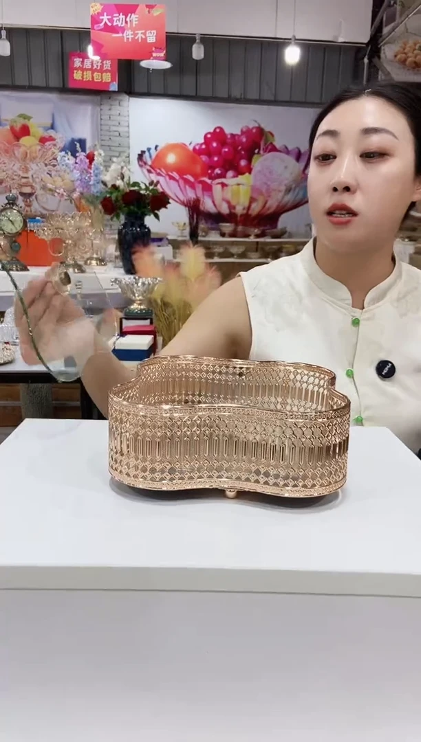 首饰盒一个带盖子