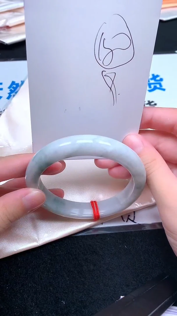 未镶嵌手镯翡翠.