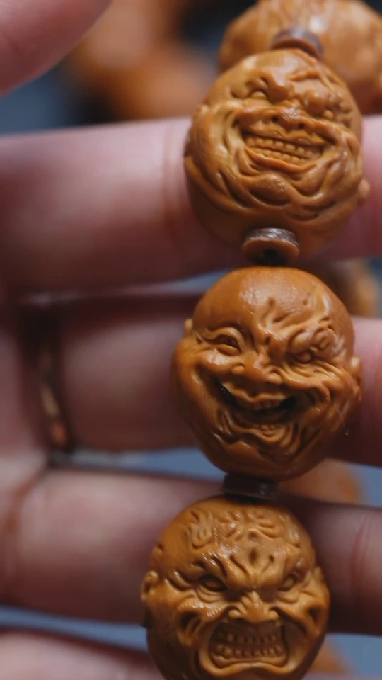 【闪购商品】文玩核桃吊坠苏工橄榄核