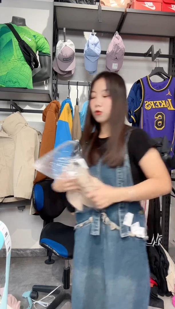 1009  编码 瑕疵款直播间过款为准 尺码 m