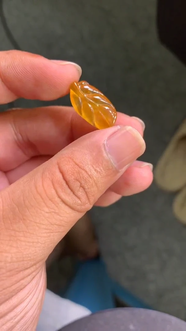 颈饰未镶嵌翡翠叶子
