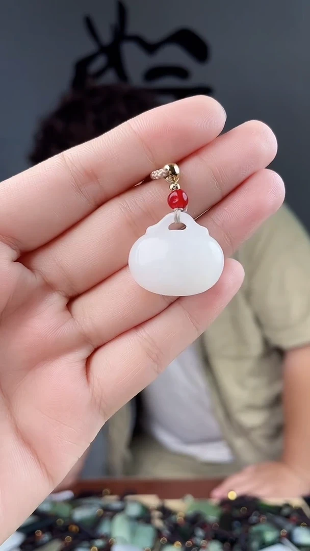 和田玉未镶嵌颈饰拍一发一，多样性发货