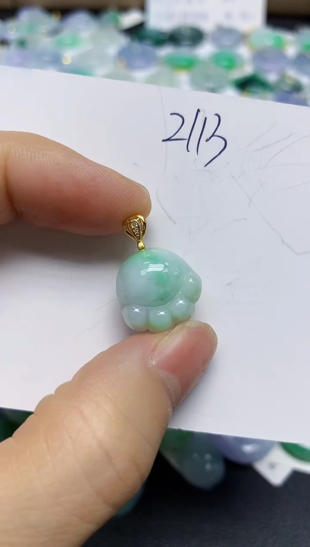 翡翠未镶嵌颈饰天然缅甸翡翠A货