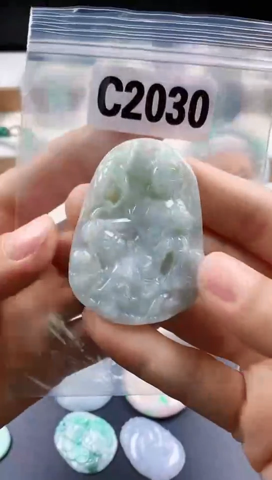 颈饰未镶嵌翡翠天然翡翠吊坠挂件