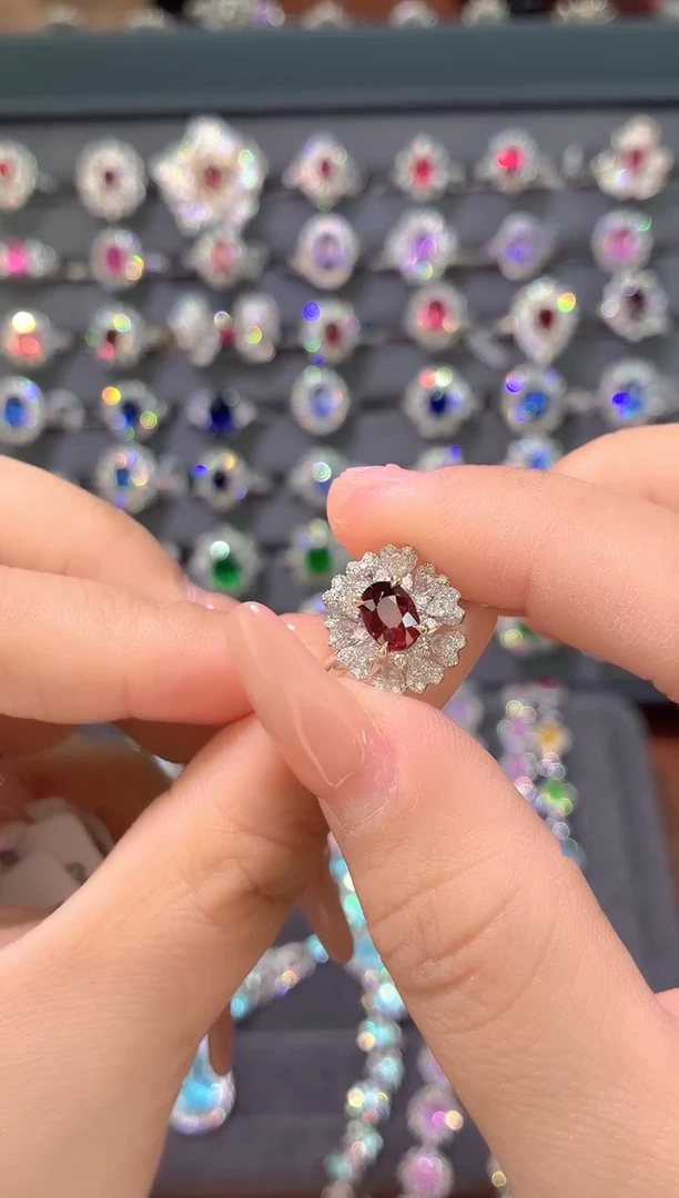 18K金镶嵌戒指红宝石-1.02克拉*无烧