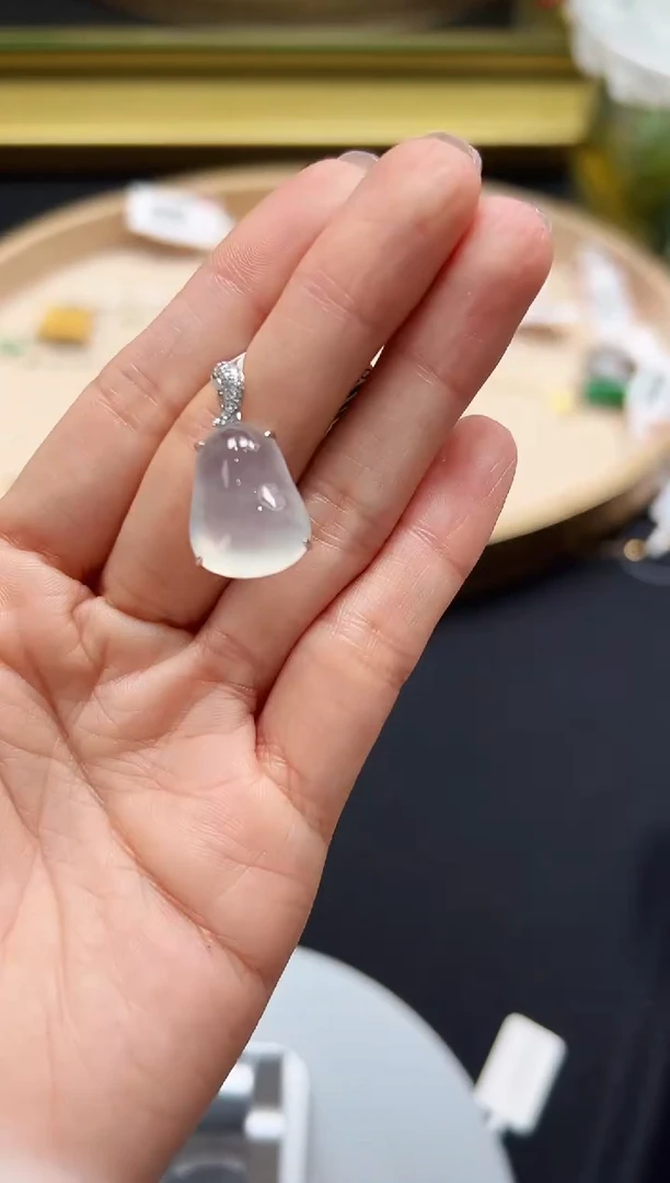 翡翠18K金镶嵌颈饰CQ061-15