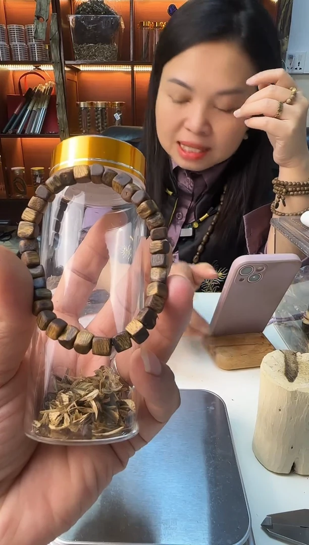 沉香碎屑沉香小方糖99沉卡6单圈多样性发一