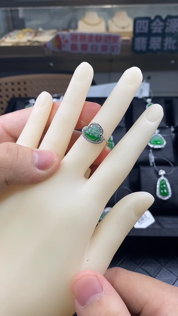 颈饰未镶嵌翡翠1