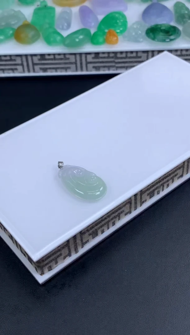 【闪购商品】翡翠颈饰18K金镶嵌翡翠