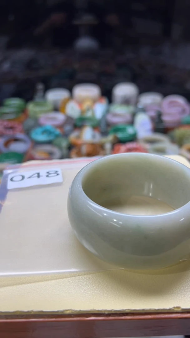 【闪购商品】石英质玉手镯未镶嵌048