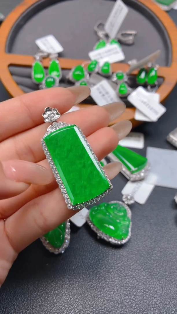 吊坠(不含链)银S925镶嵌翡翠【****语1