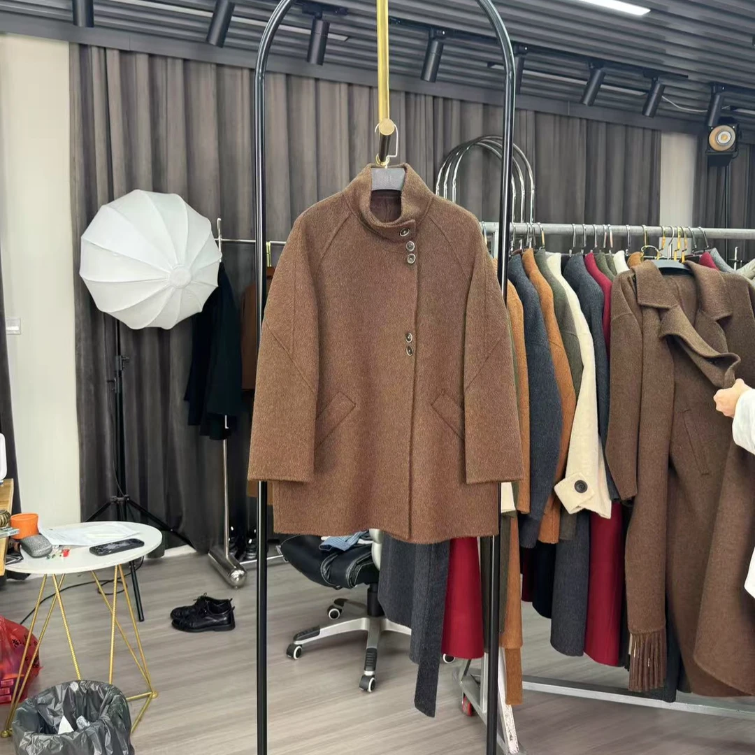 6602品牌设计师短款简约立领款女士大衣外套