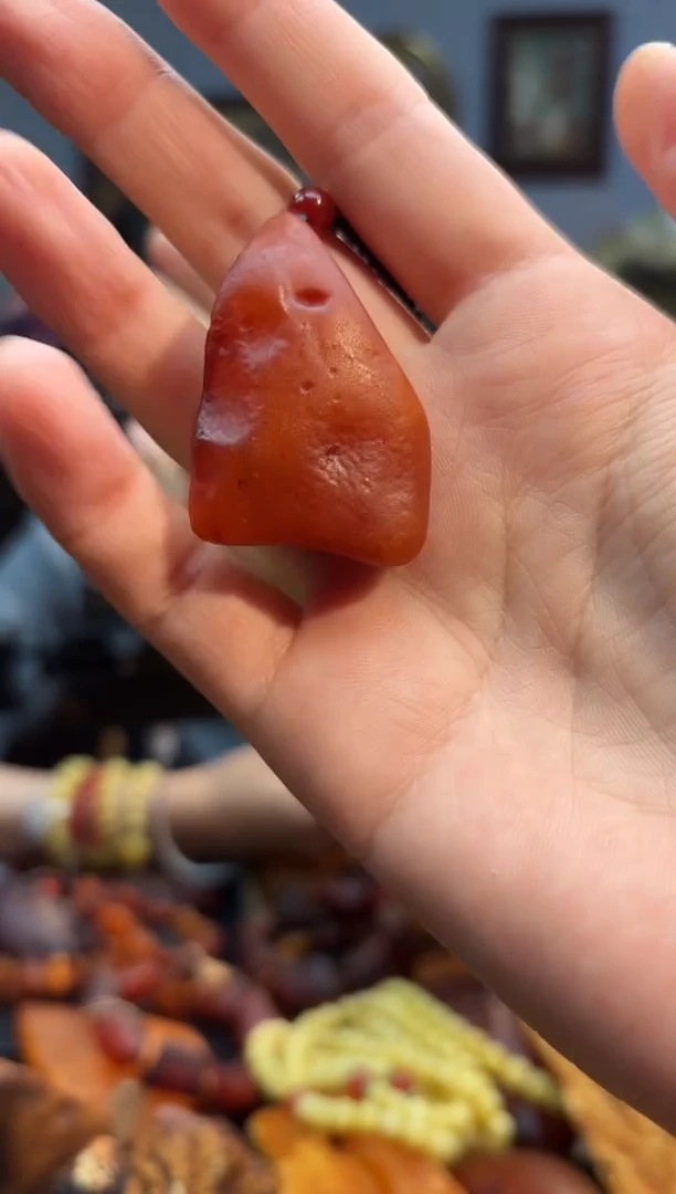 琥珀颈饰未镶嵌吊坠