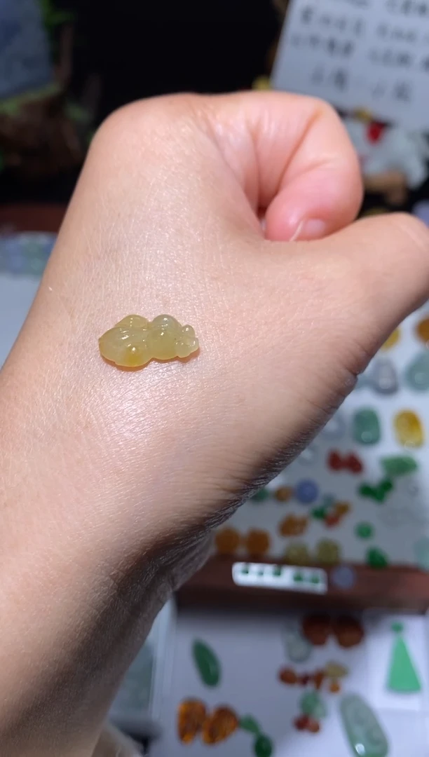 未镶嵌定制翡翠柠****?金鱼