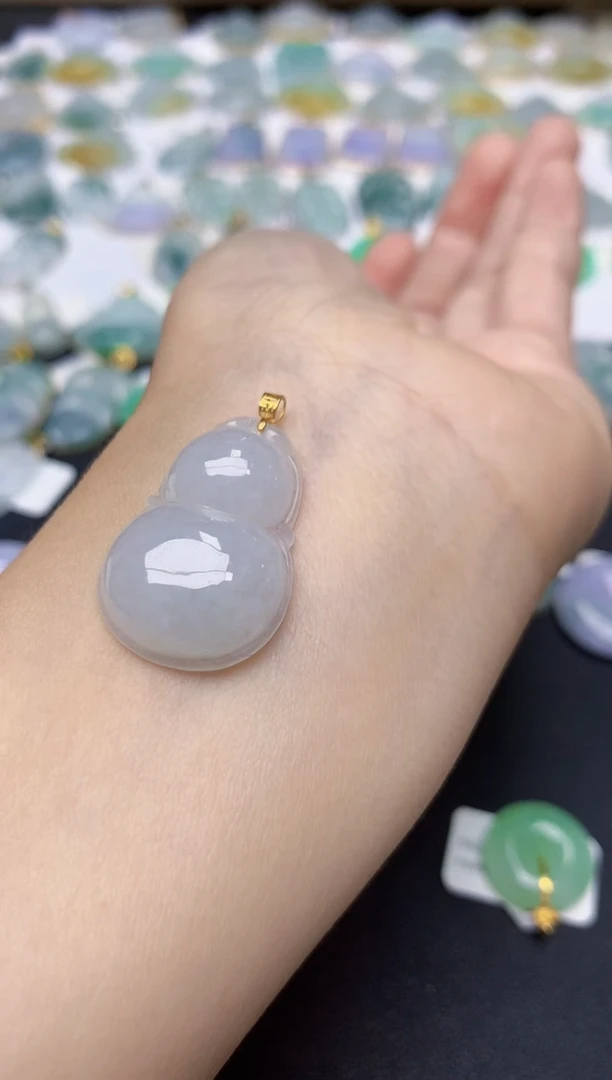 翡翠18K金镶嵌颈饰天然缅甸A货翡翠