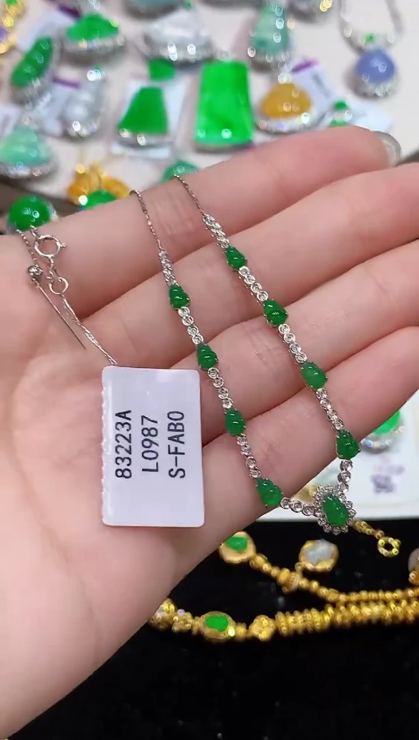 套链18K金镶嵌翡翠L0987多样性发其一