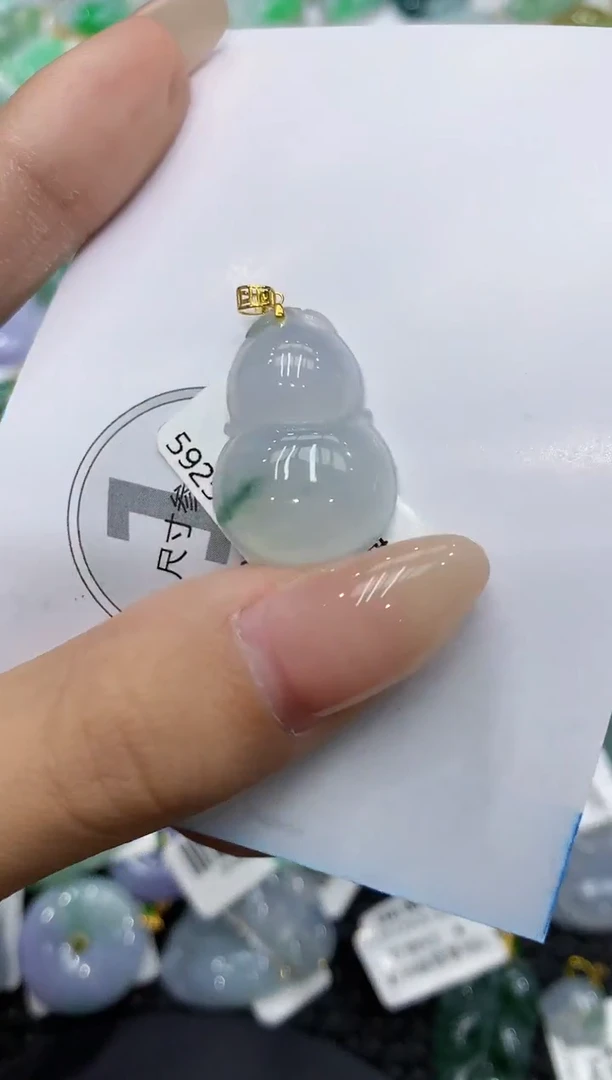 颈饰18K金镶嵌翡翠111111111111