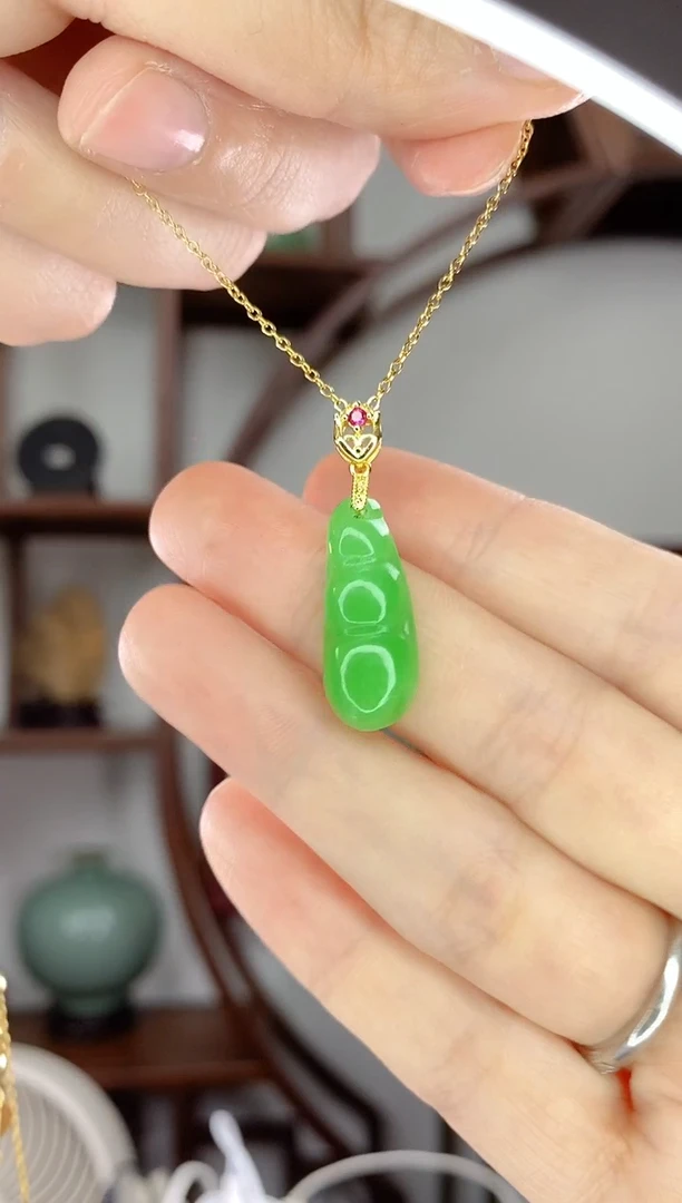 翡翠未镶嵌吊坠(赠链)绿豆子X32