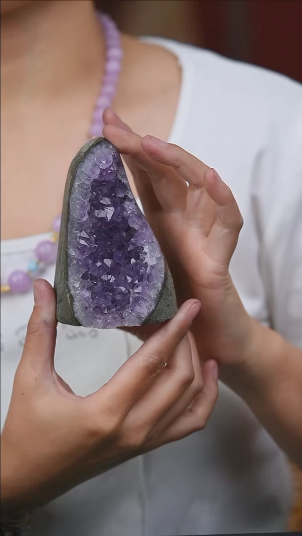 `未镶嵌水晶50多样性发其一/