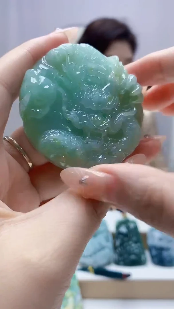 未镶嵌定制翡翠小**.4829DD-毛货挂件