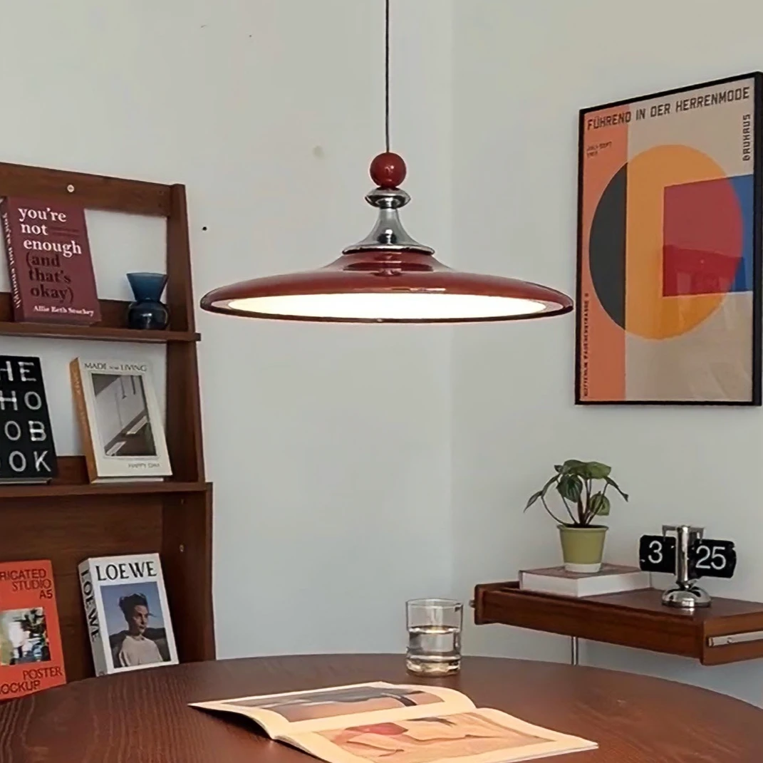 棋士中古风餐厅吊灯2025新款餐桌灯法式奶油飞碟创意艺术吧台灯具