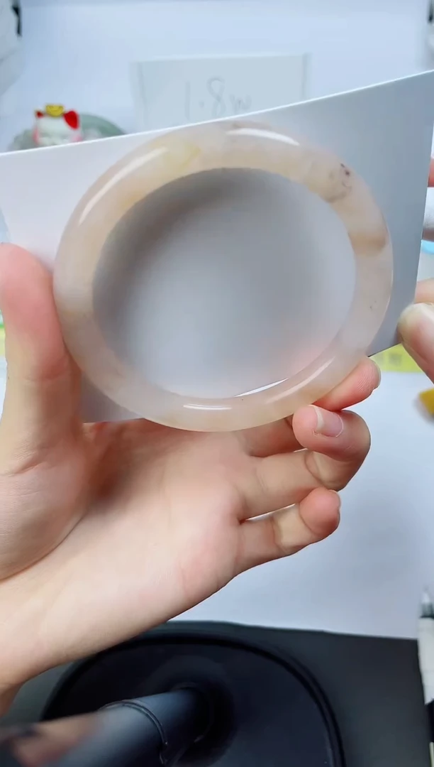 【闪购商品】石英质玉手镯未镶嵌68-59.1