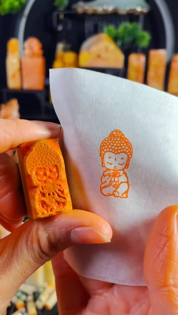 【闪购商品】老挝石印石手工篆刻《小弥勒佛造像》1.5*3木纹