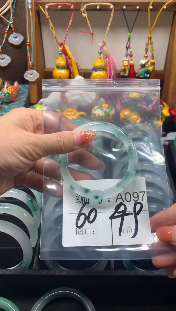 【闪购商品】石英质玉手镯未镶嵌60圈口A097