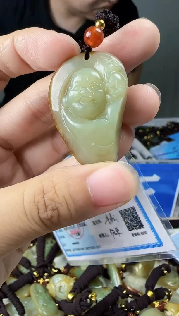 和田玉未镶嵌颈饰1