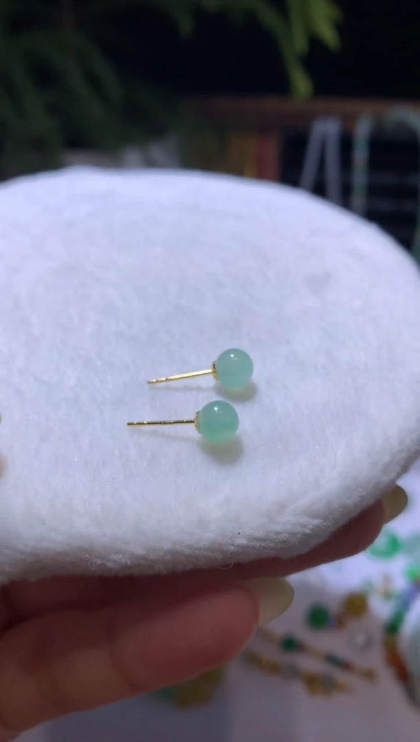 【闪购商品】定制翡翠18K金镶嵌6卡珠子耳钉680+68