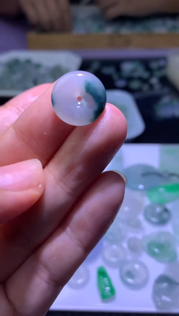 未镶嵌定制翡翠毛货