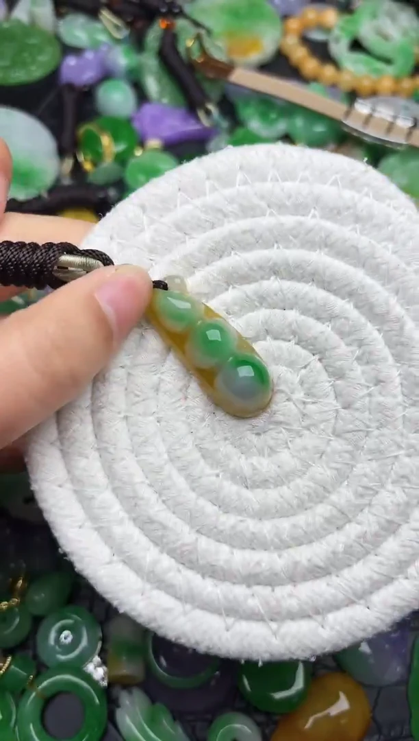 颈饰未镶嵌翡翠缅甸翡翠吊坠