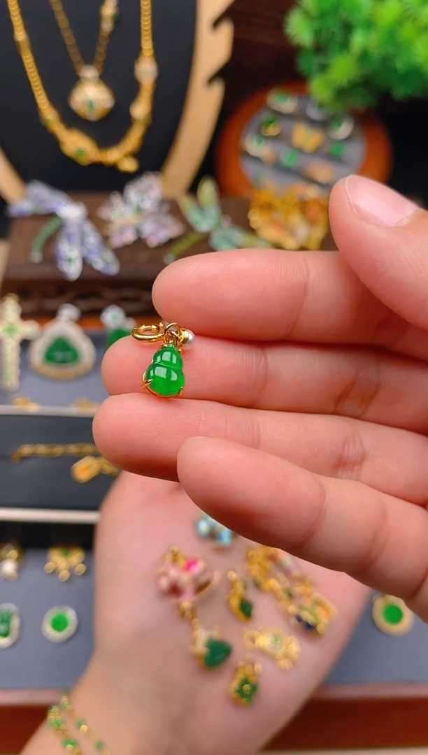 【闪购商品】翡翠吊坠(不含链)银S925镶嵌葫芦万能扣