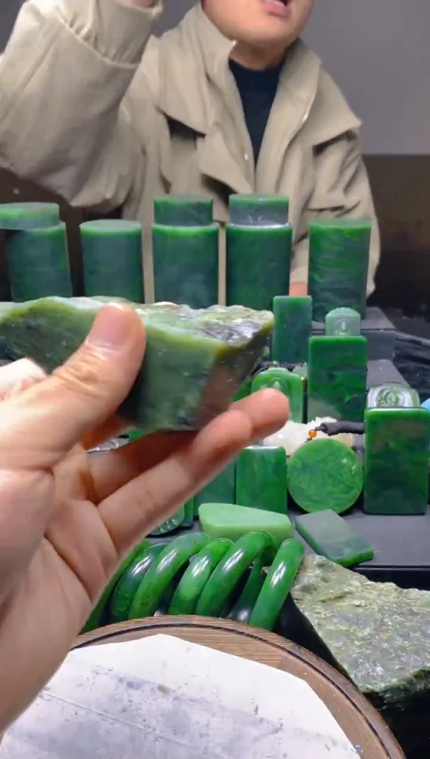 未镶嵌和田玉珠宝半成品1