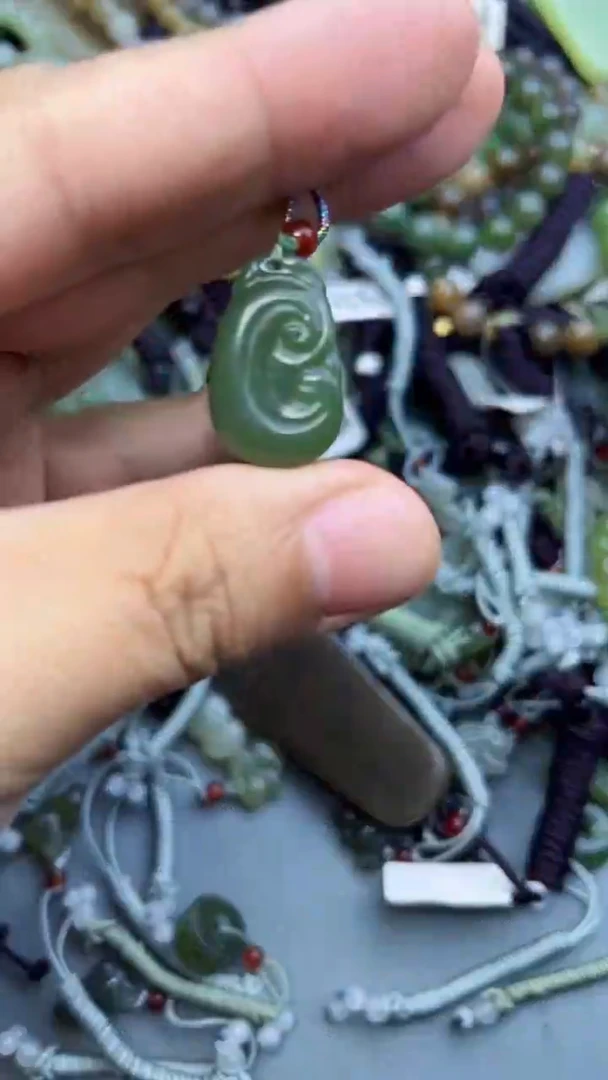 颈饰未镶嵌和田玉多样性发货   拍一发一