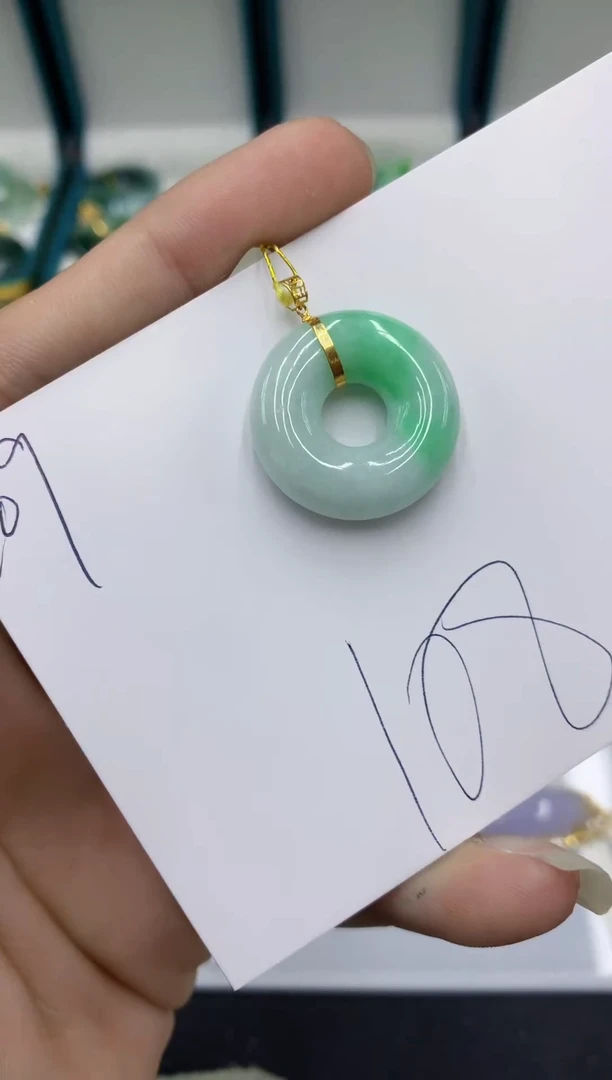 【闪购商品】翡翠颈饰18K金镶嵌翡翠