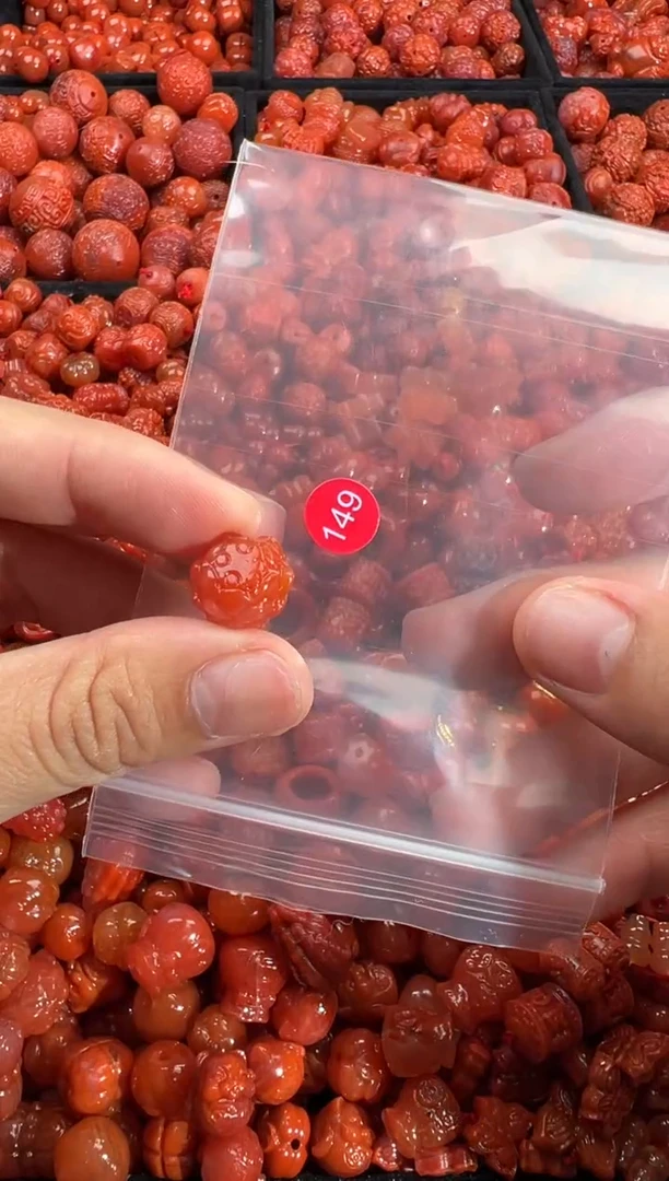 南红玛瑙未镶嵌颈饰1