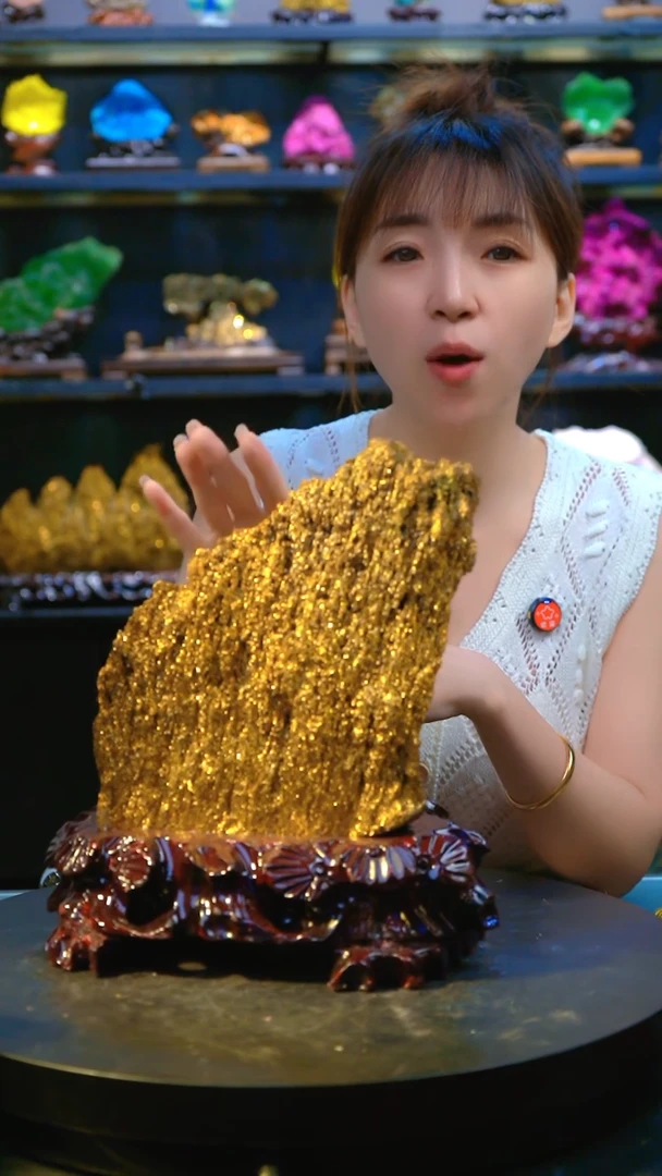 石材精品斑铜矿，矿物晶体摆件