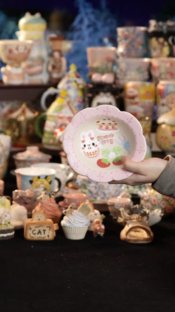 摆件陶景德镇釉下彩手绘设计师款陶瓷