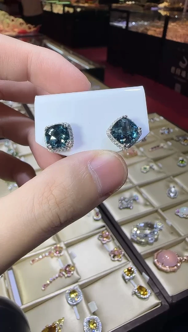 银S925镶嵌托帕石耳饰10*8m伦敦蓝耳钉