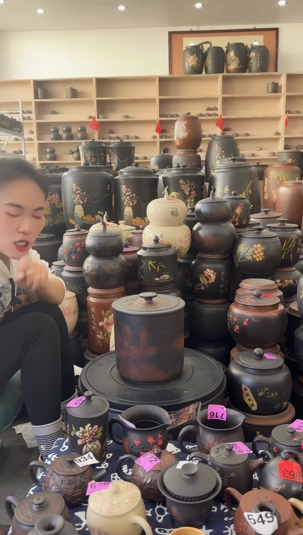 罐瑕疵茶叶罐 181  小八饼荷花