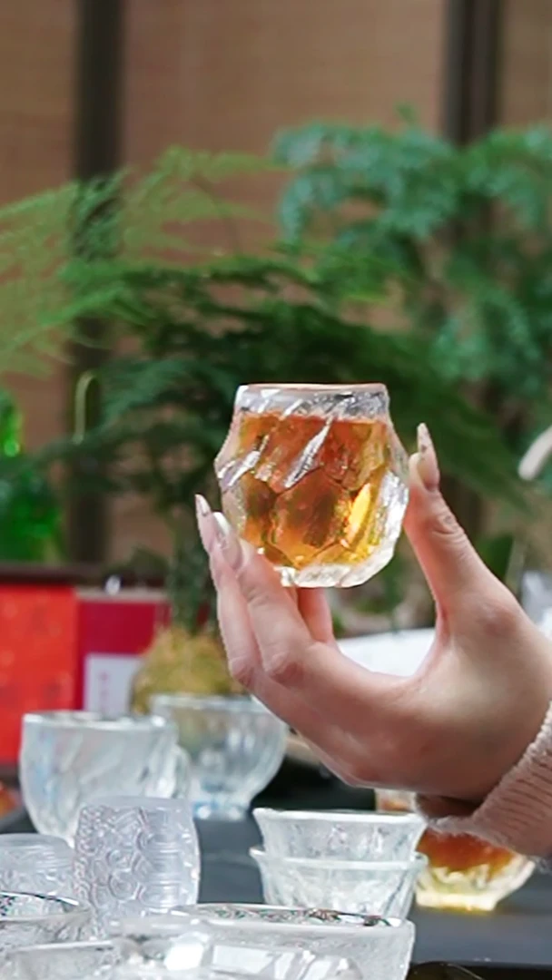 【闪购商品】茶盏原矿水晶主人蜜罐杯