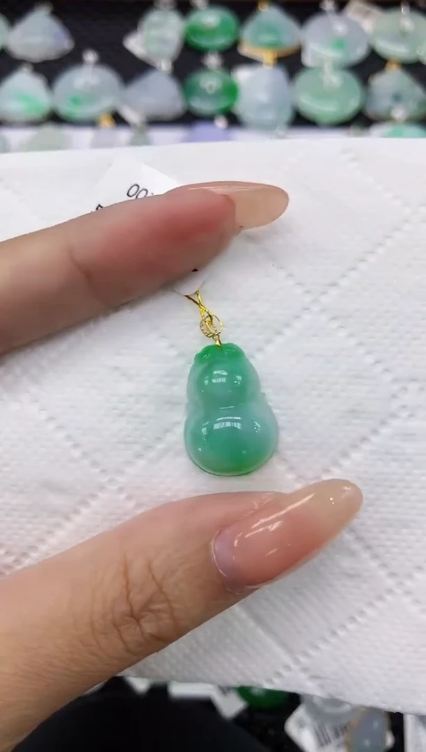 颈饰18K金镶嵌翡翠11111111111