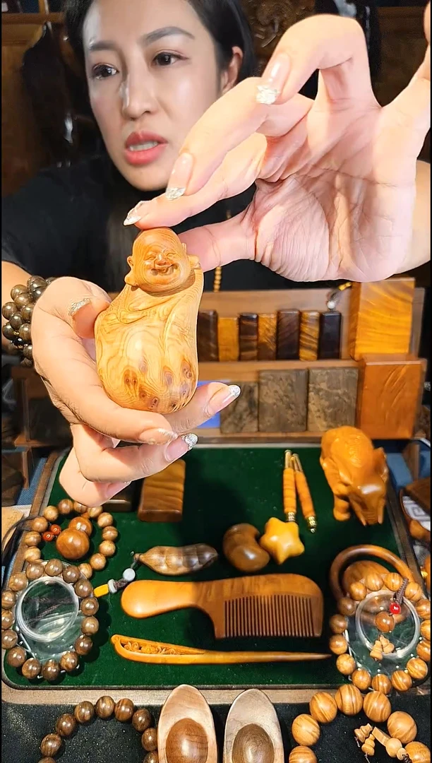 崖柏《燊若坊》：太行山崖柏笑口弥勒1