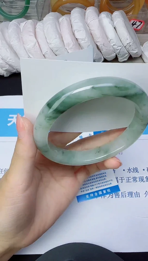 石英质玉手镯未镶嵌171/64.3